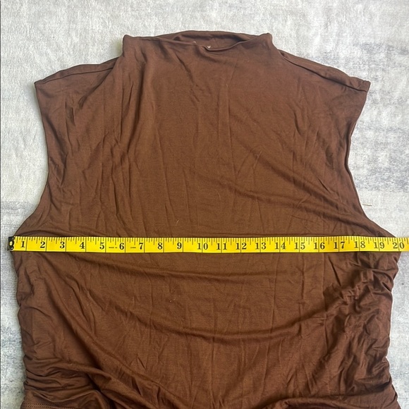 A New Day Brown Sleeveless Muscle Tee with Mandarin Collar - Picture 4 of 4